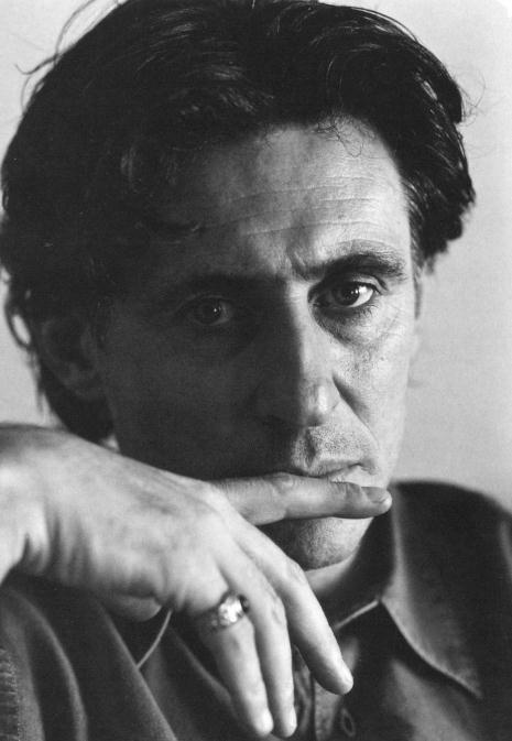 Gabriel Byrne - Photo Set